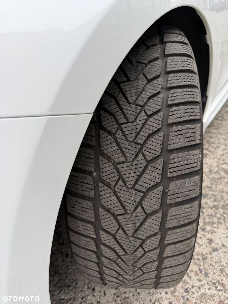 Kia Ceed 1.6 T-GDI GT - 33