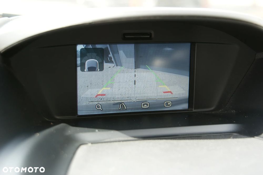 Ford Kuga 2.0 TDCi 2x4 Titanium - 16
