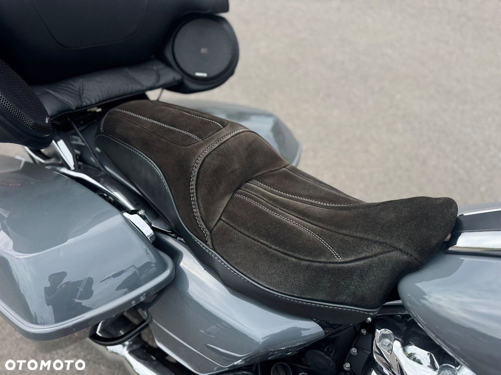 Harley-Davidson Touring Road Glide - 11