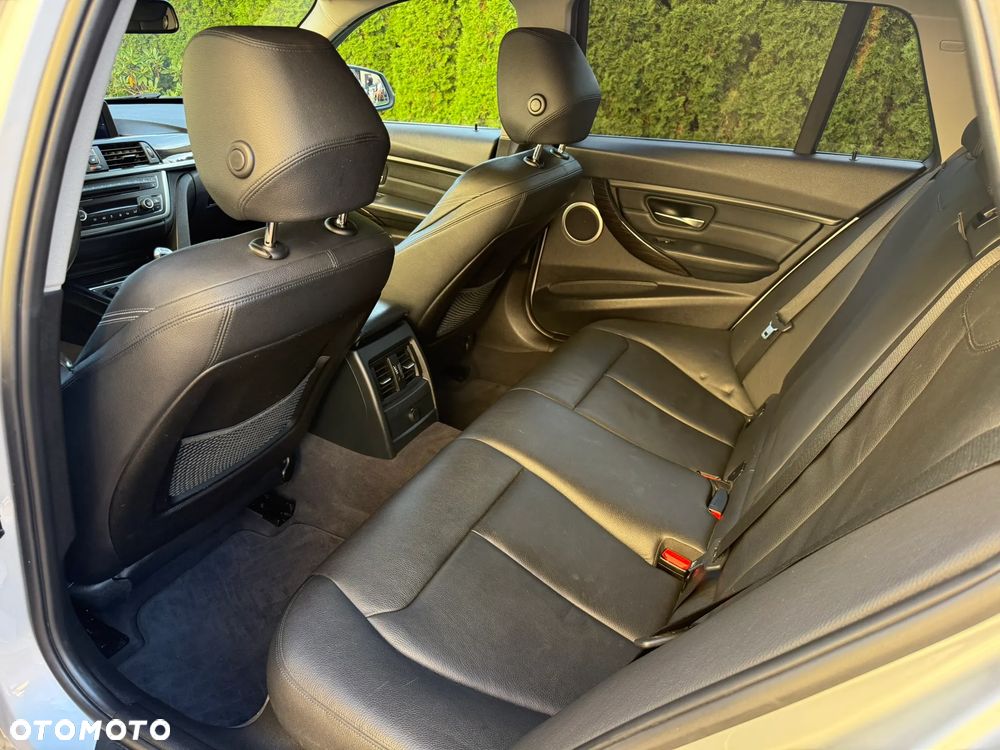 BMW Seria 3 320d Efficient Dynamics Edition Luxury Line - 24