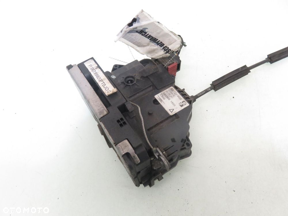 ZAMEK PRAWY TYLNY FIAT GRANDE PUNTO 55701966 6 PIN - 7