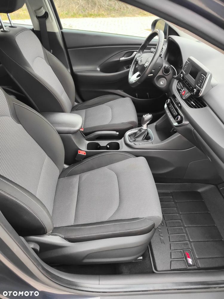 Hyundai i30 1.5 DPI Classic + - 18