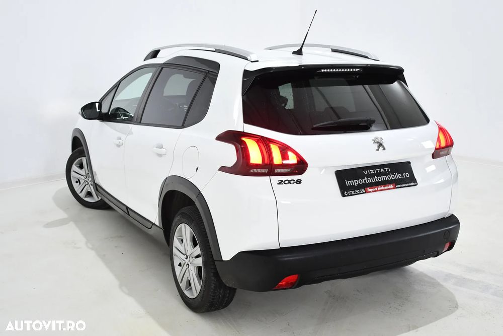 Peugeot 2008 PureTech 110 GPF Stop&Start EAT6 Signature - 12