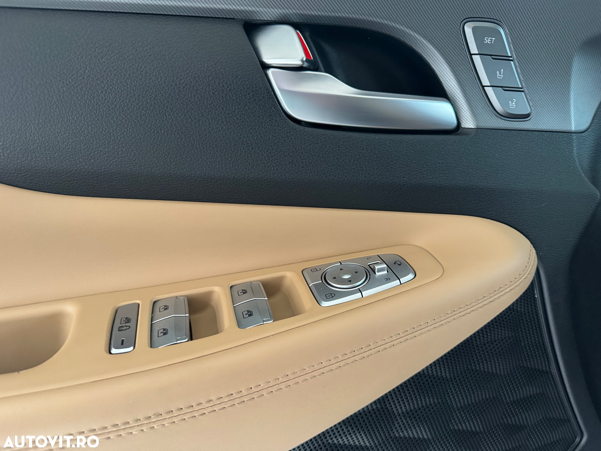Hyundai Santa Fe 1.6 Plugin-Hybrid 4WD SEVEN Signature - 11