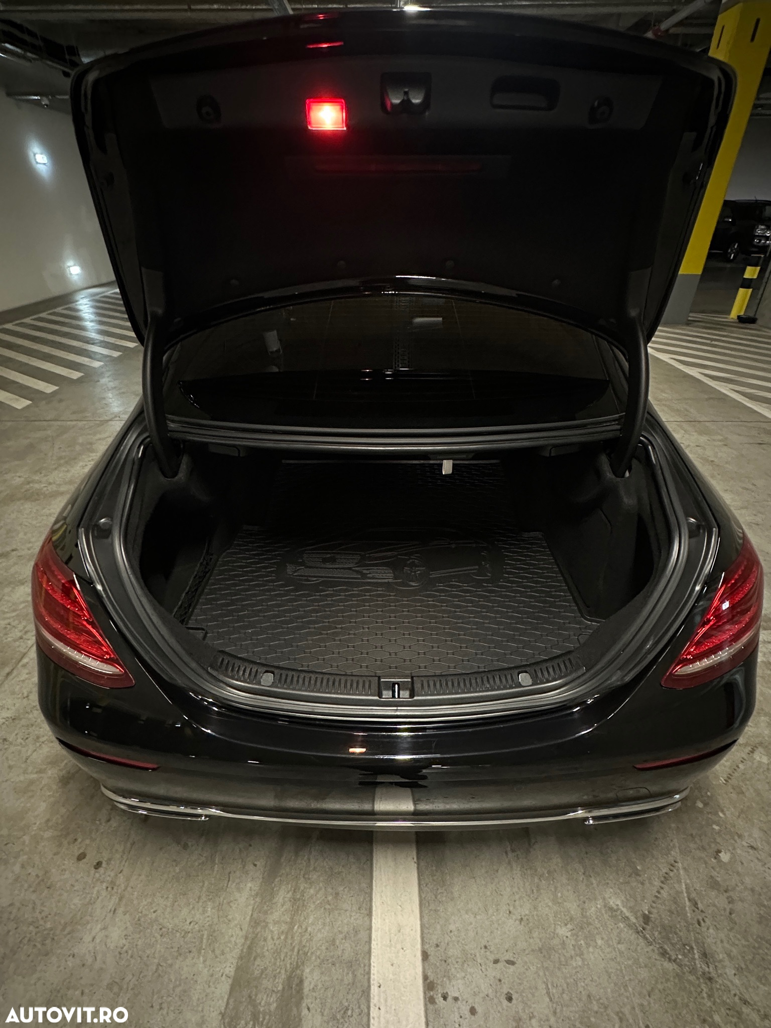 Mercedes-Benz E 220 d T 9G-TRONIC - 6