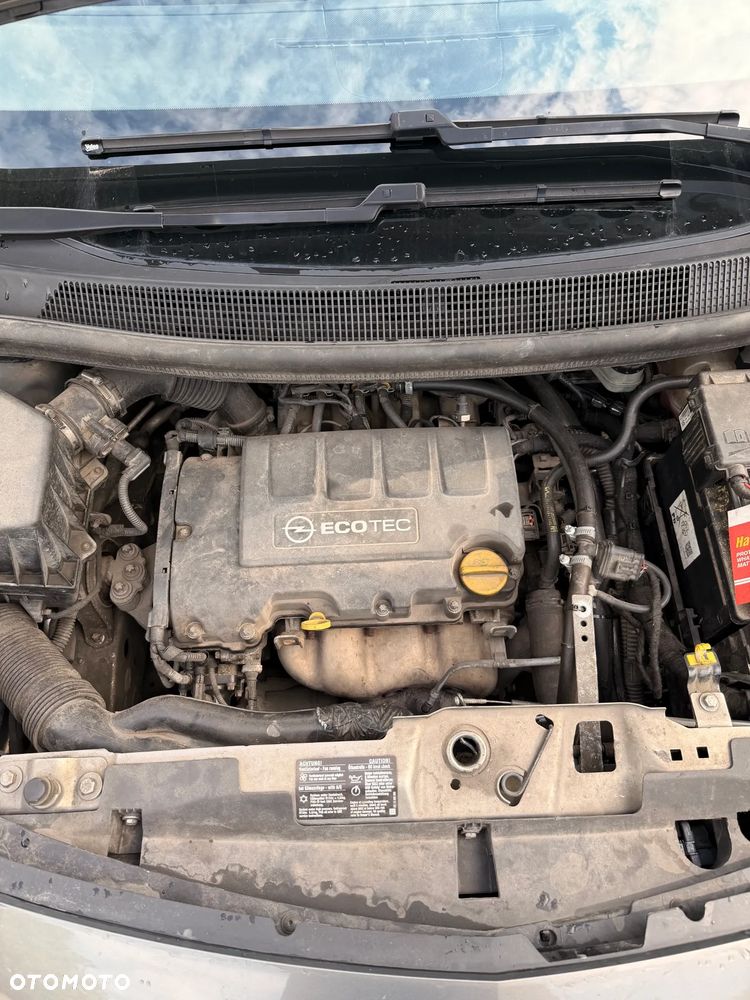 Opel Meriva - 12