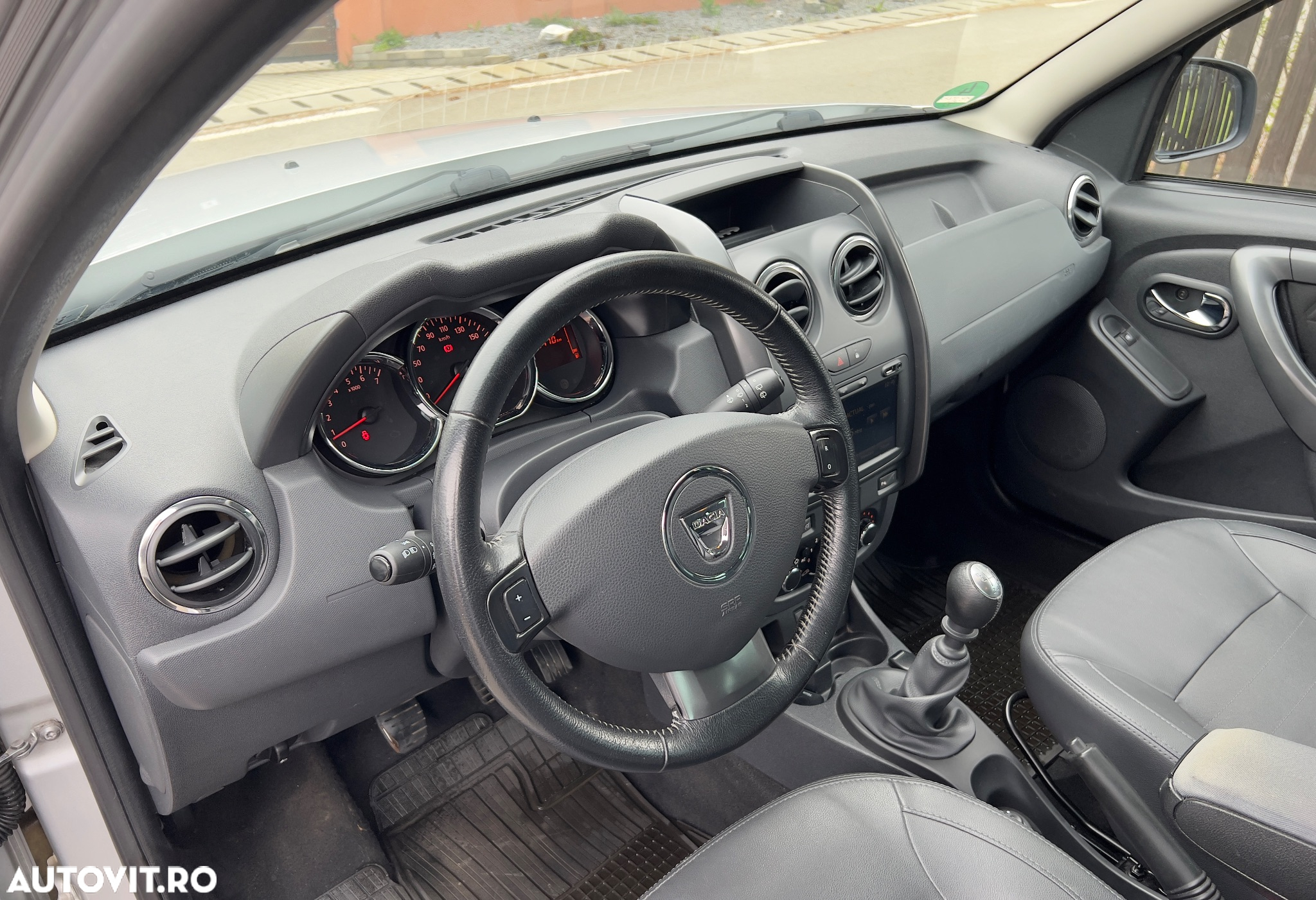 Dacia Duster TCe 125 4x2 Laureate - 18