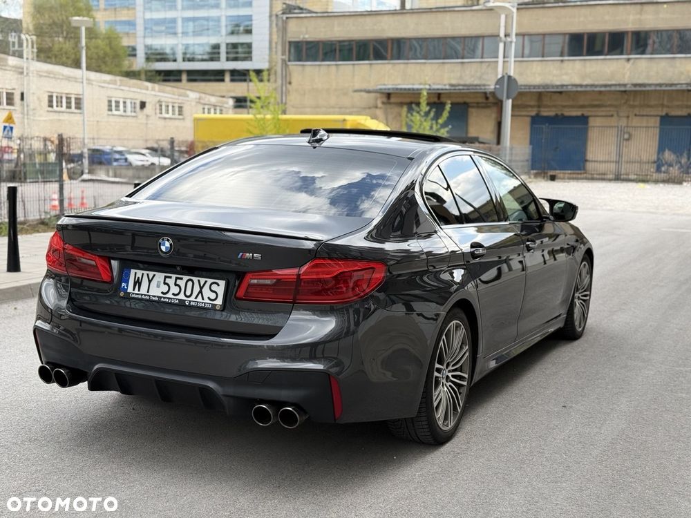 BMW Seria 5 M550i xDrive sport - 9