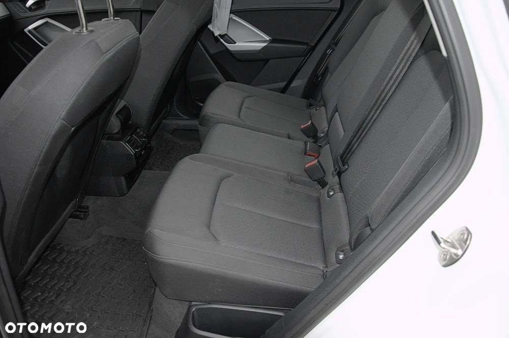 Audi Q3 2023 photo 5