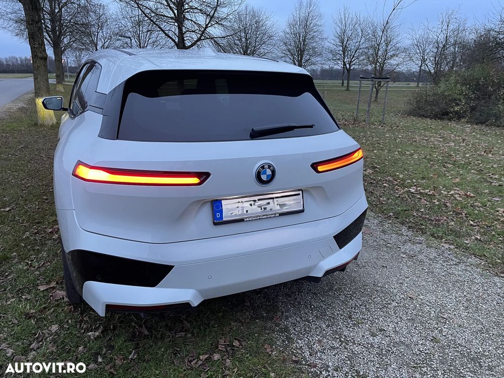 BMW iX - 6