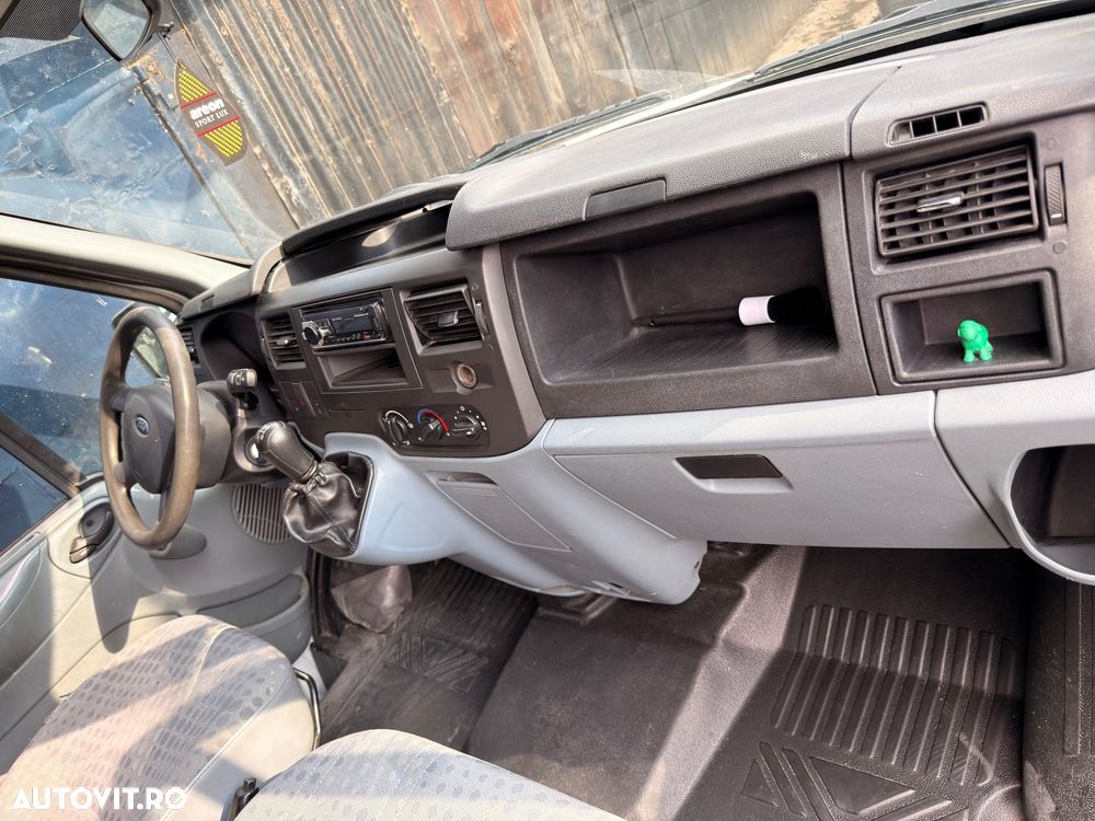 Ford Transit - 12