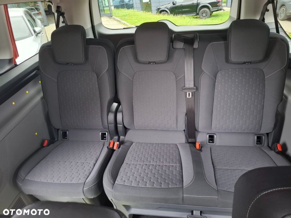 Ford Tourneo Custom - 15