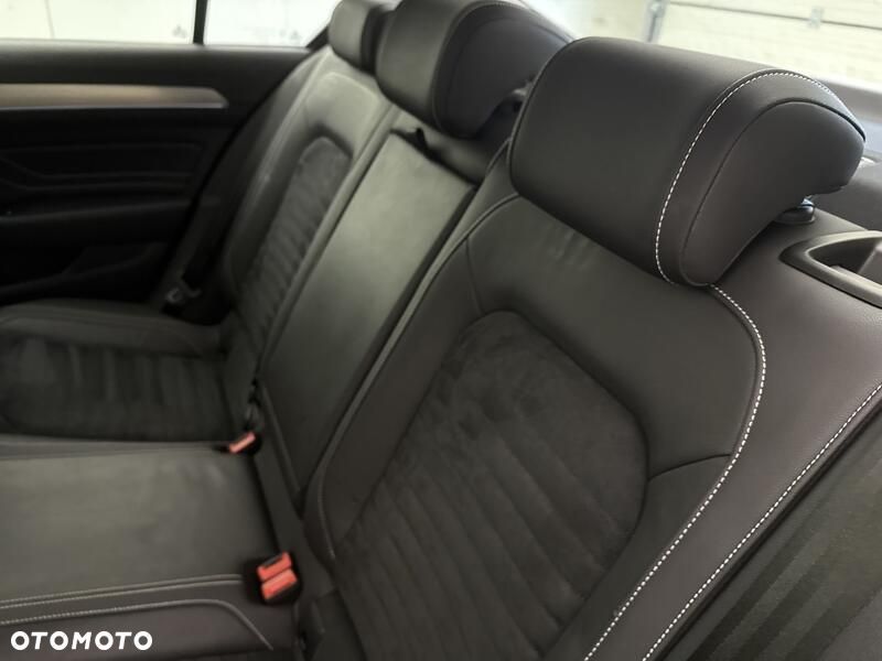 Volkswagen Passat - 19