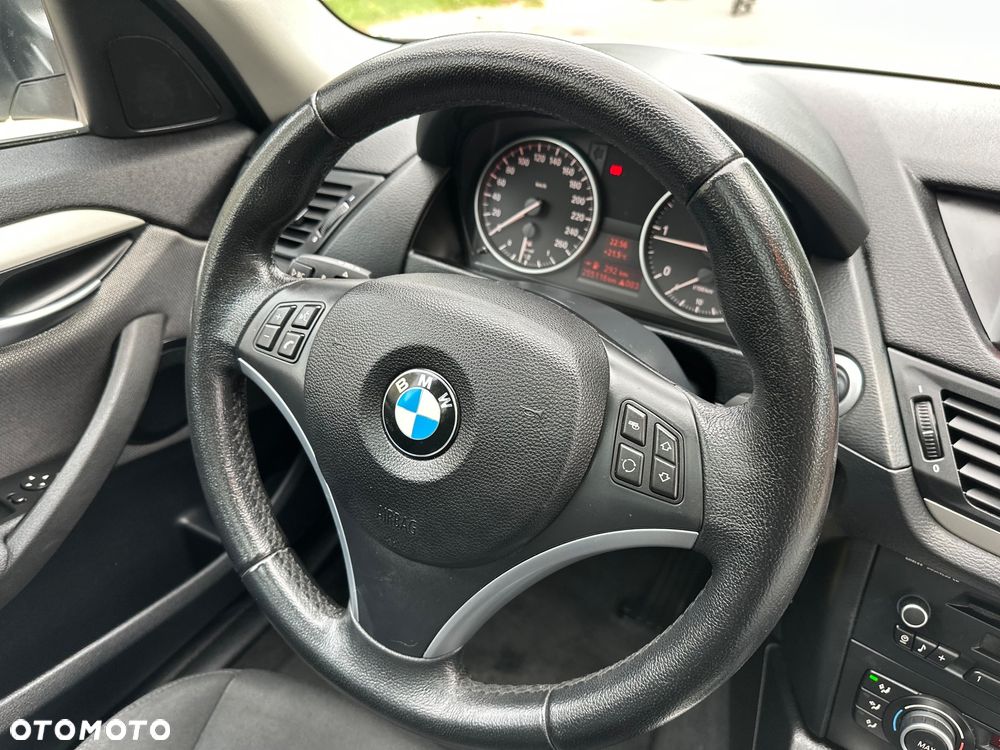 BMW X1 sDrive18d xLine - 12