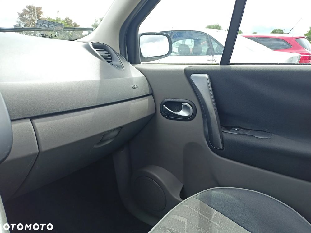 Renault Scenic - 11
