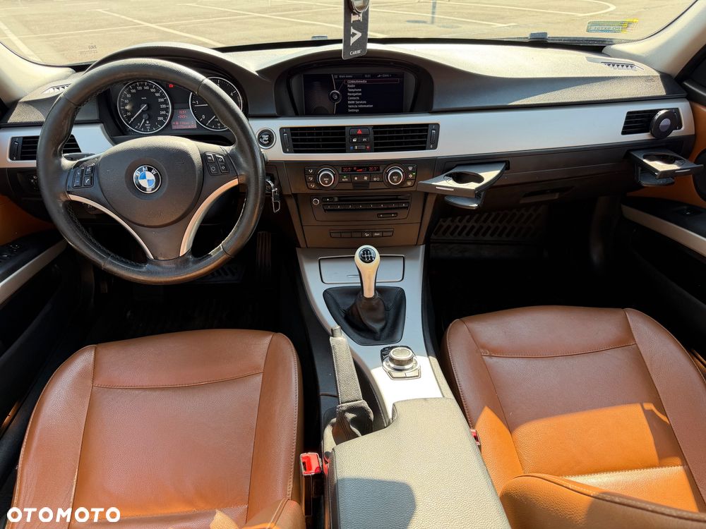 BMW Seria 3 320d xDrive DPF - 8