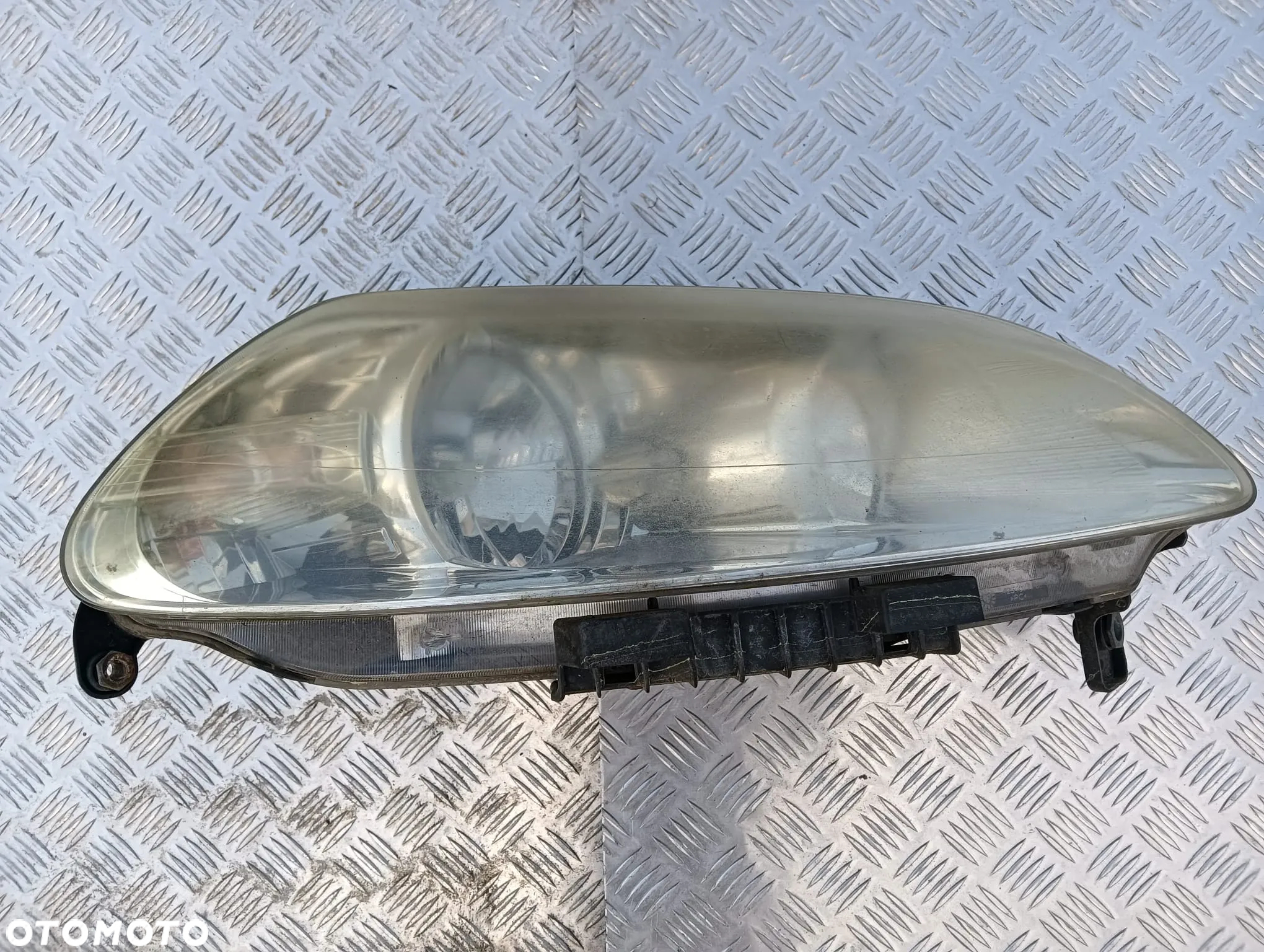 lampa lewy i prawy przód Fiat Croma II - 2