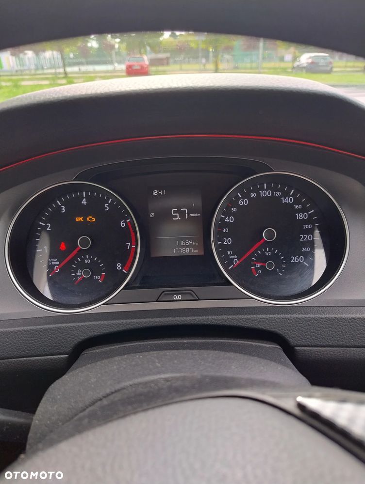 Volkswagen Golf 1.4 TSI BMT Comfortline - 14