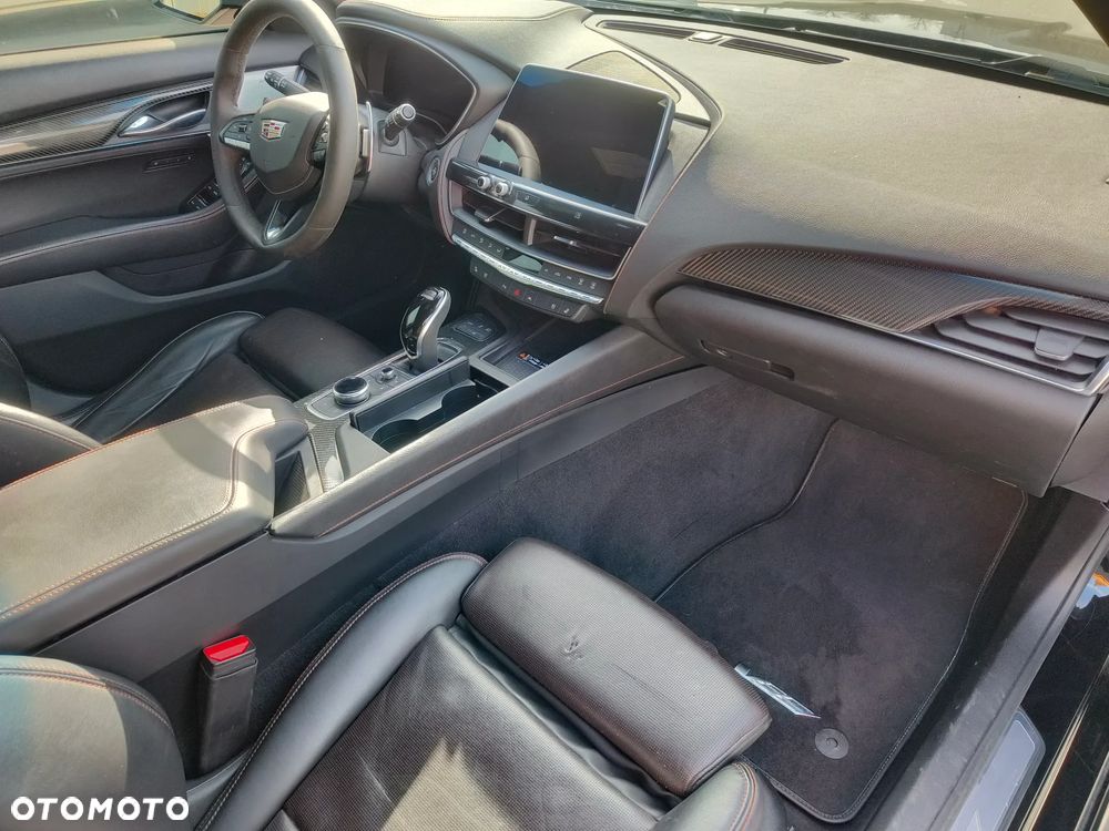 Cadillac CT5 - 36