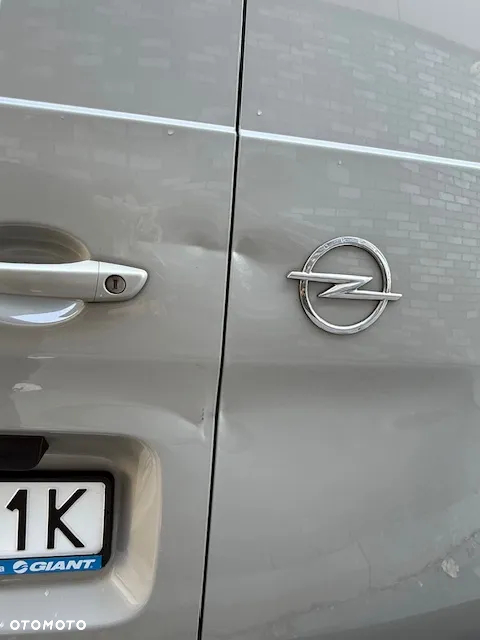 Opel Vivaro - 18