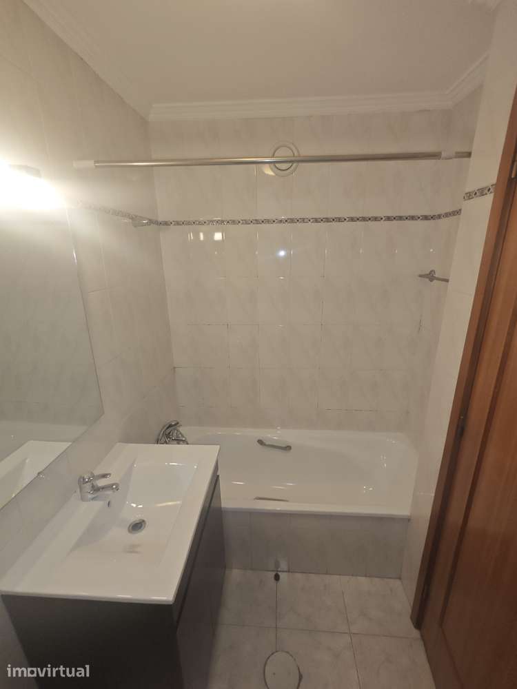 T0 localizado no centro do Porto, perto do Marquês - Grande imagem: 5/20