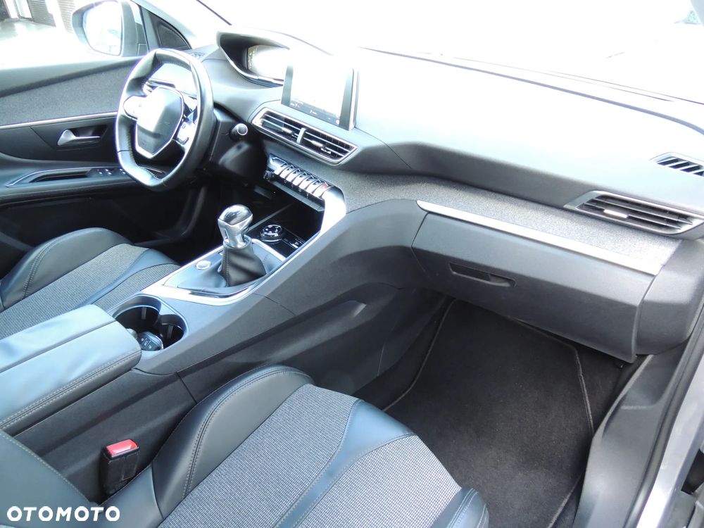 Peugeot 3008 1.2 PureTech Allure - 17