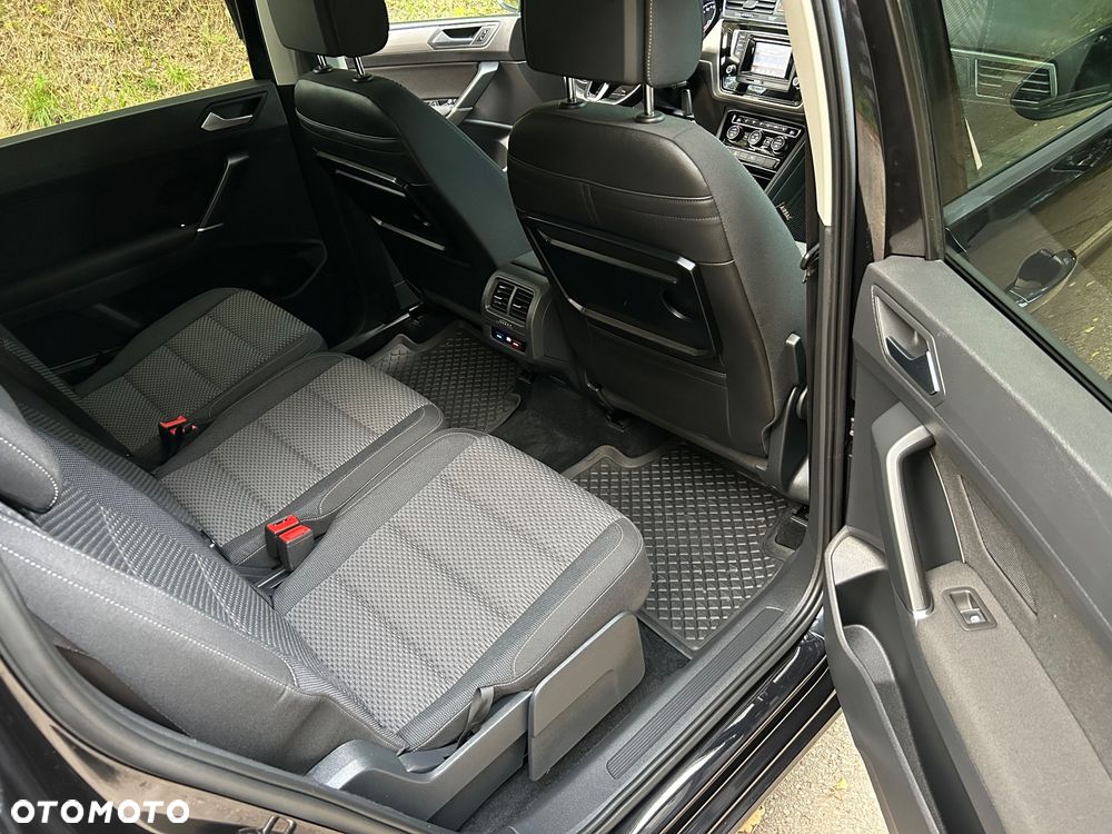 Volkswagen Touran - 18