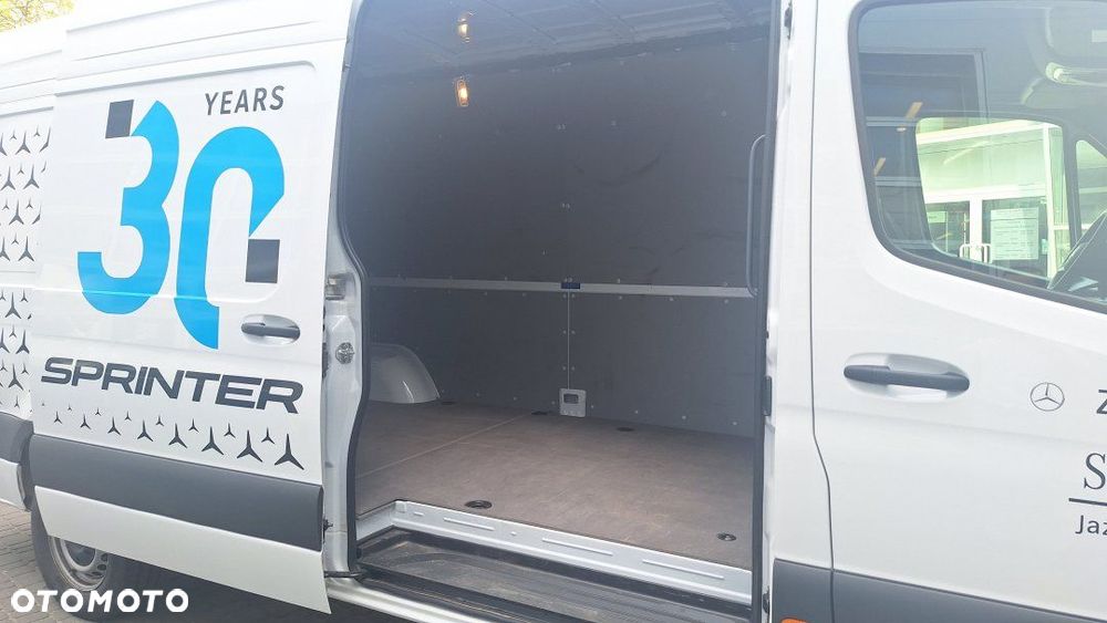 Mercedes-Benz Sprinter - 7