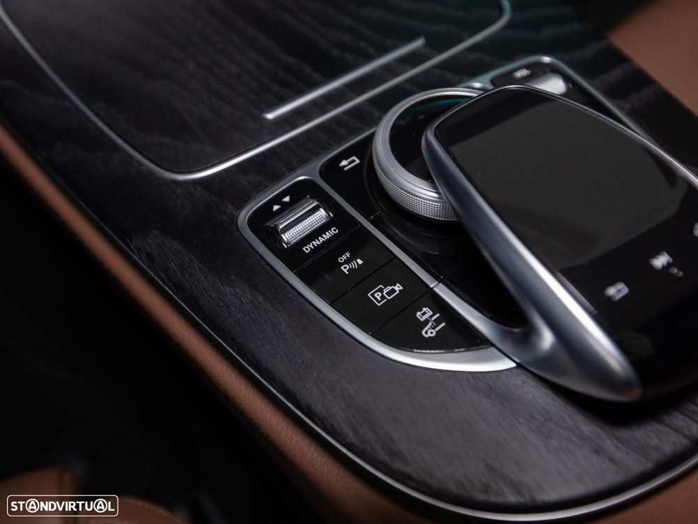 Mercedes-Benz E 300 de AMG Line - 24