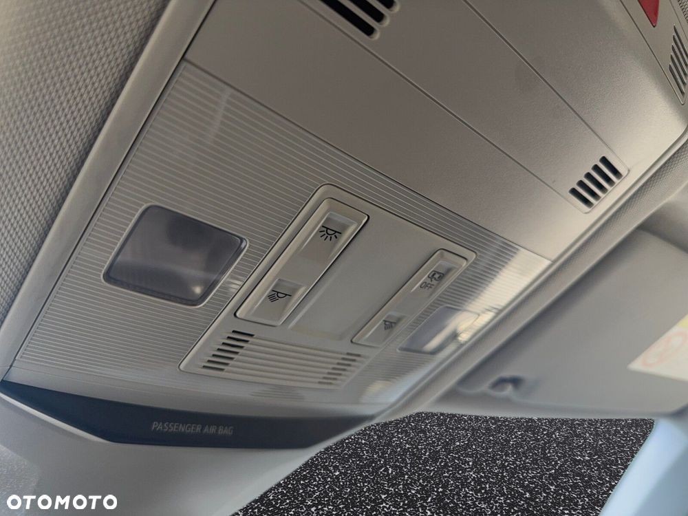 Volkswagen T-Roc - 34