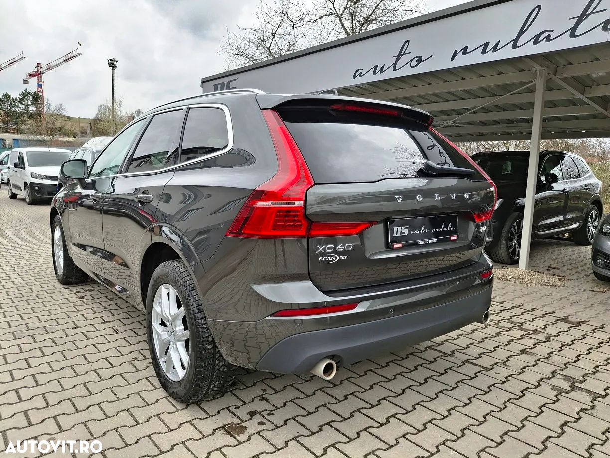 Volvo XC 60 T8 Twin Engine AWD Momentum Pro - 4