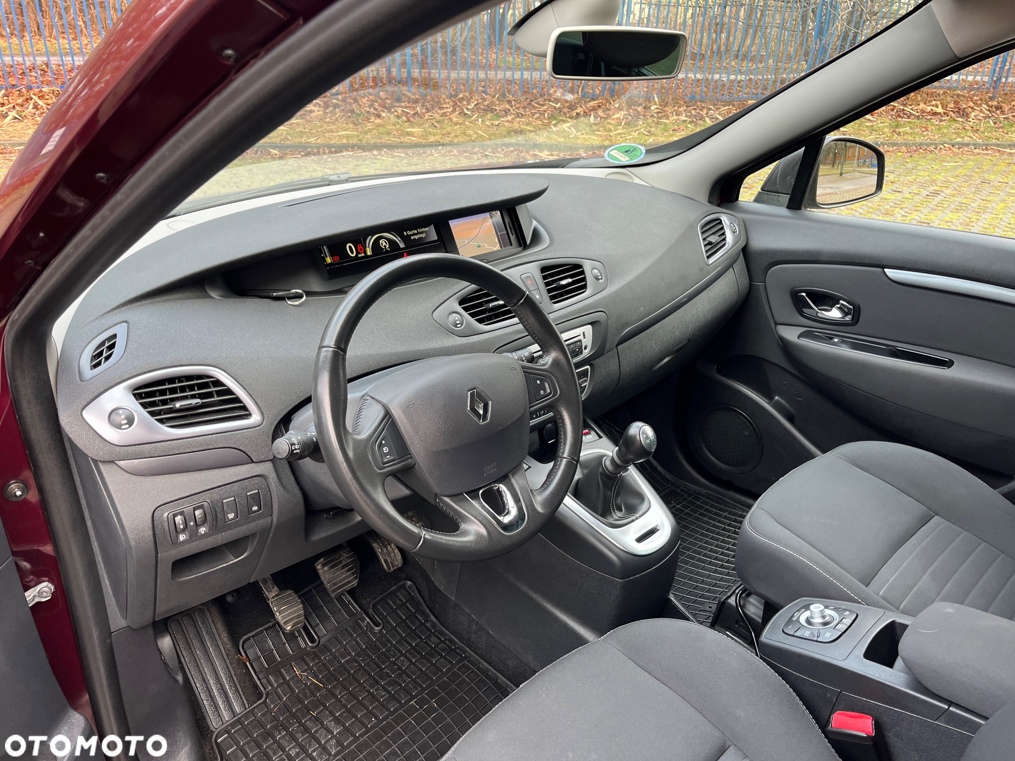 Renault Scenic ENERGY TCe 130 BOSE EDITION - 25
