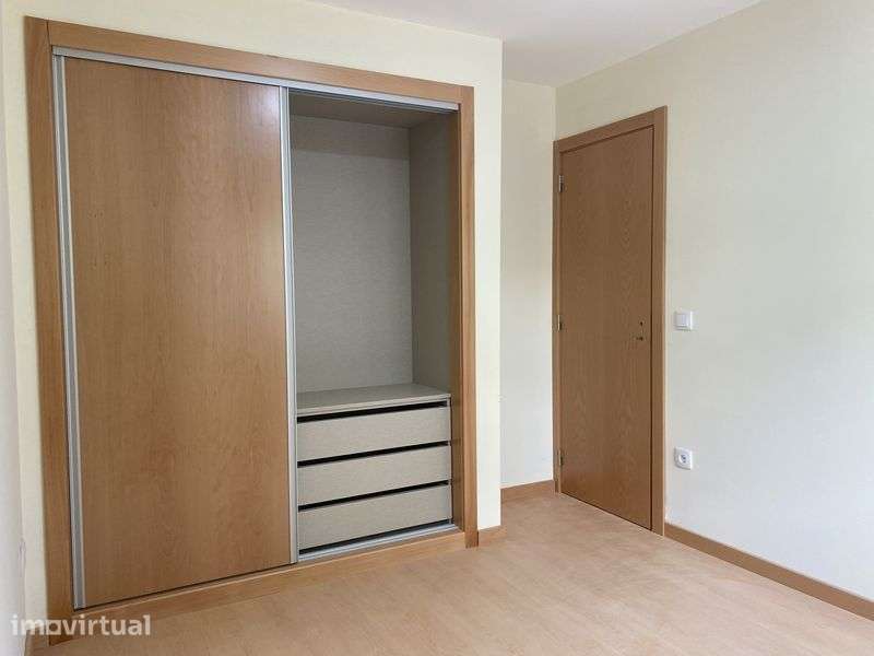 Apartamento T2 em Ceira na estacao de Metro - Grande imagem: 4/8