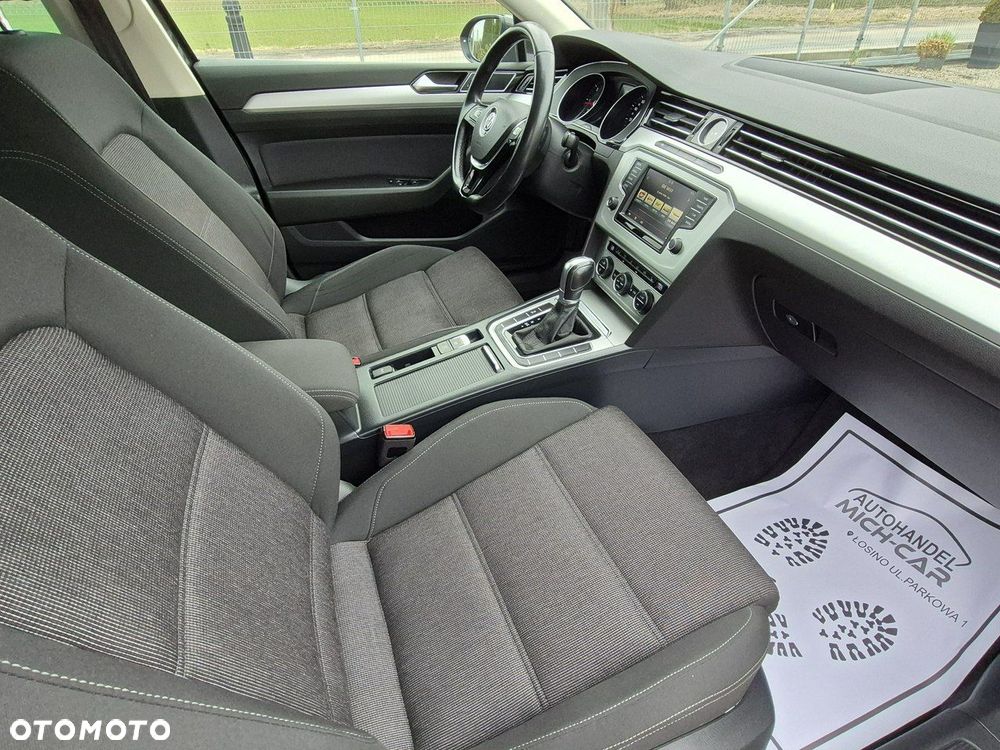 Volkswagen Passat - 11