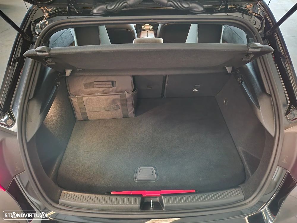 Mercedes-Benz A 250 e AMG Line - 24