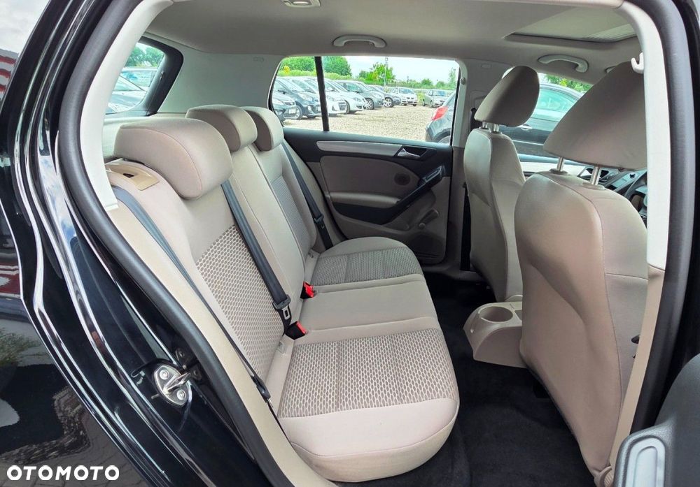 Volkswagen Golf - 10