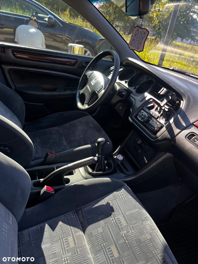 Honda Accord 1.8i S - 30
