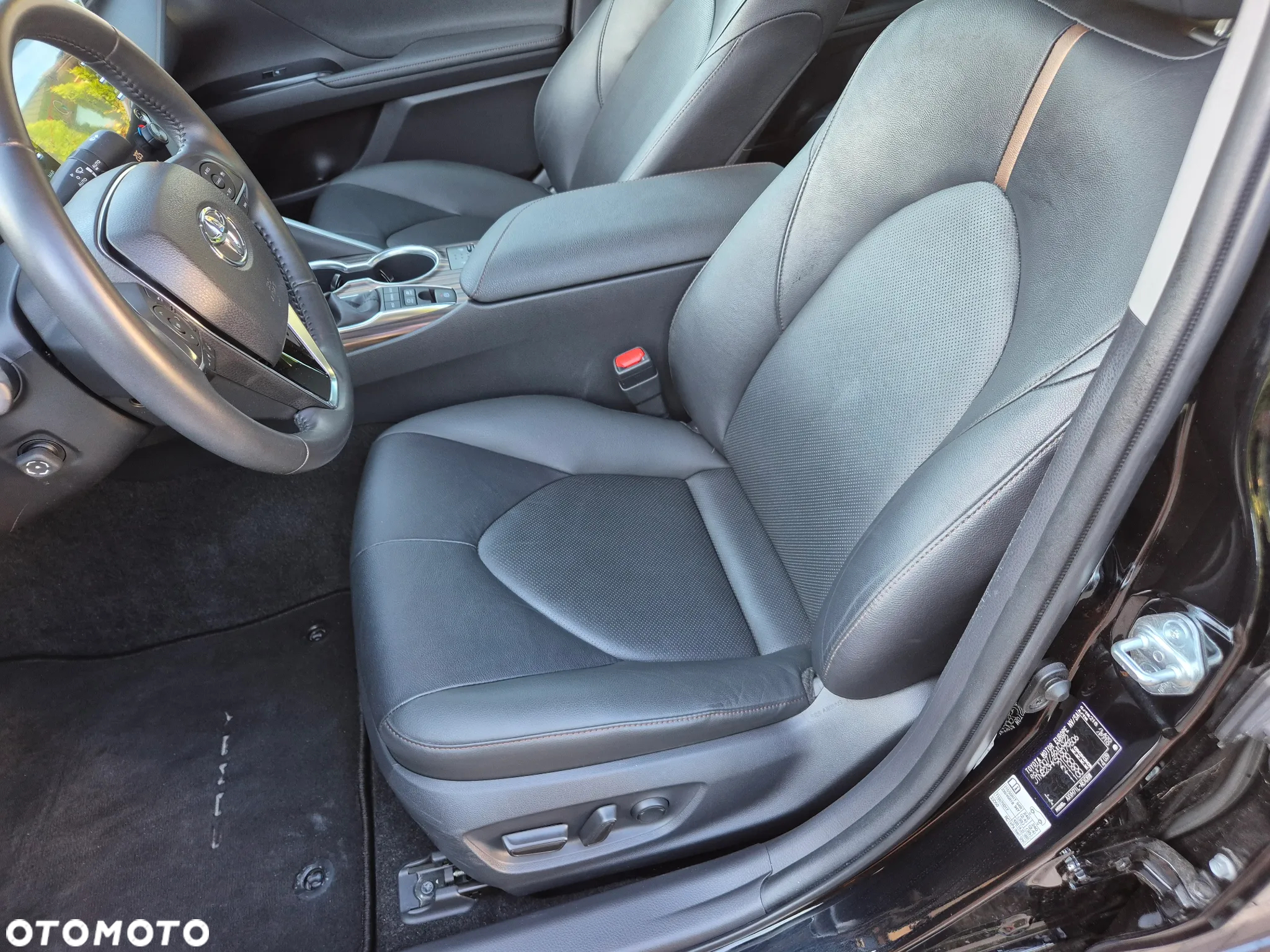 Toyota Camry 2.5 Hybrid Executive CVT - 11