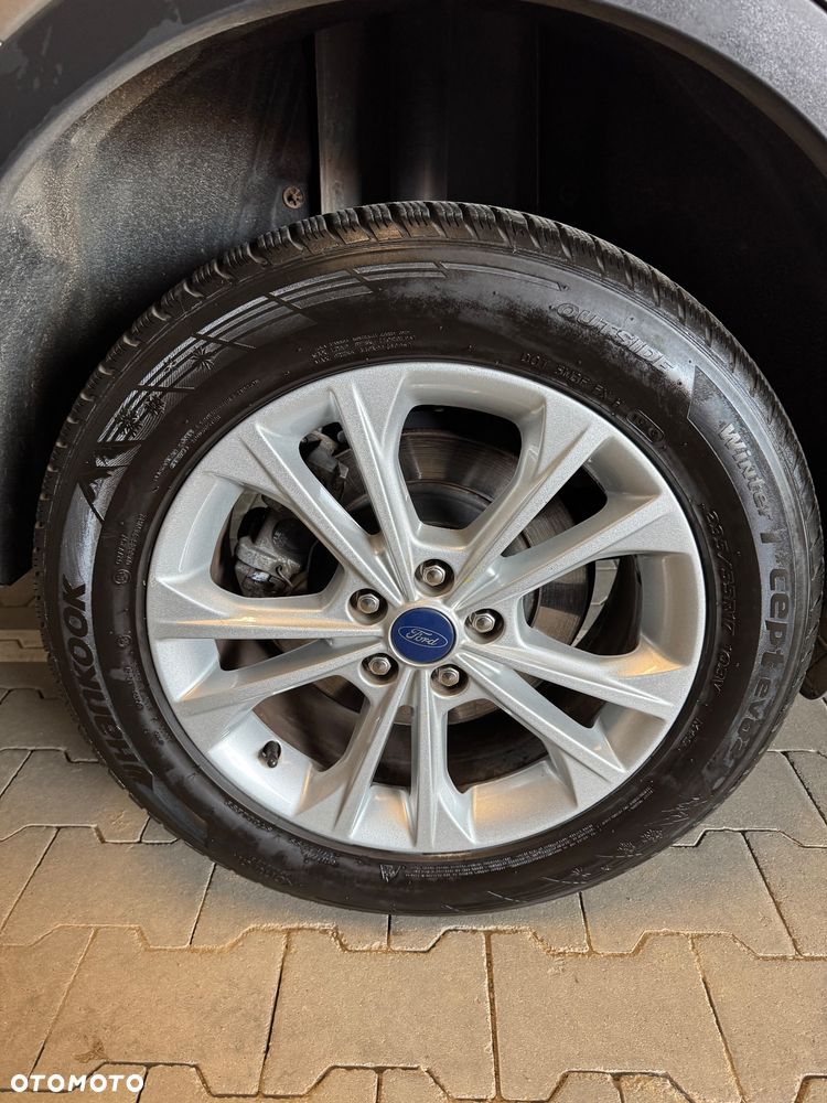 Ford Kuga 1.5 EcoBoost 2x4 Titanium - 16