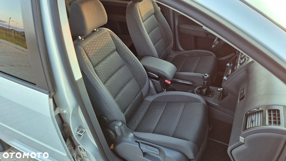 Volkswagen Touran 2.0 TDI Highline - 28