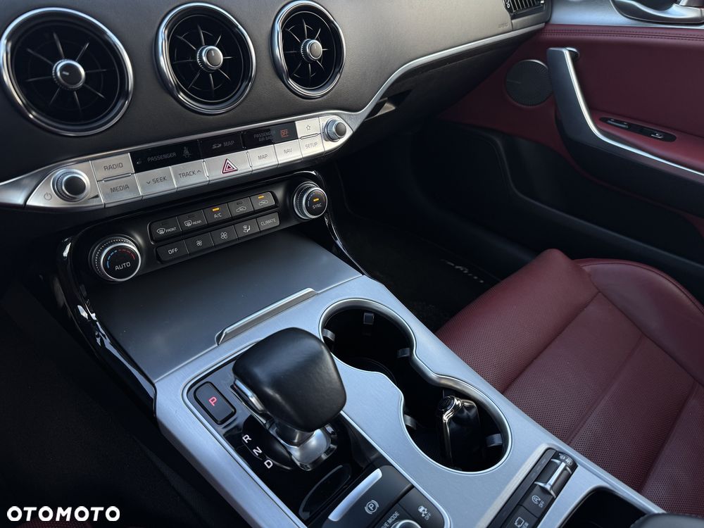 Kia Stinger 3.3 T-GDI V6 GT AWD - 37