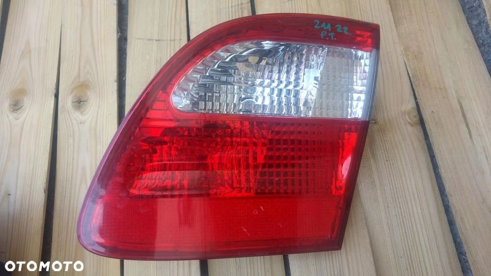 MERCEDES W211 KOMBI LAMPA TYL PRAWA LEWA W KLAPE - 2