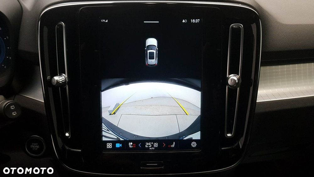 Volvo XC 40 - 25