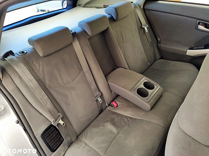 Toyota Prius - 34