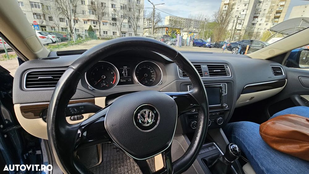 Volkswagen Jetta - 20