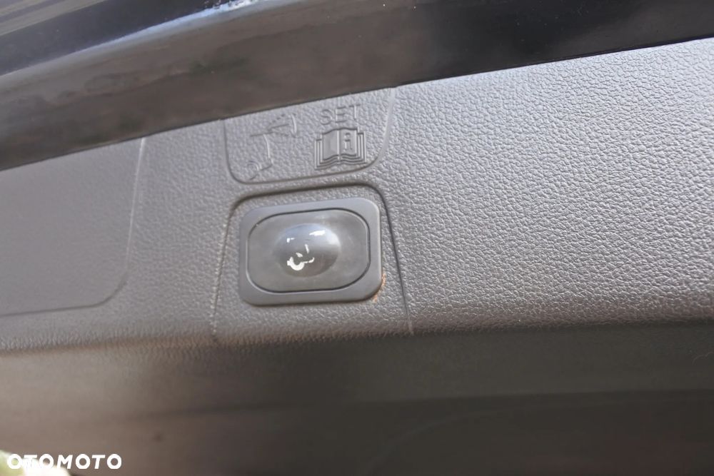 Ford C-MAX 1.0 EcoBoost Titanium ASS - 19