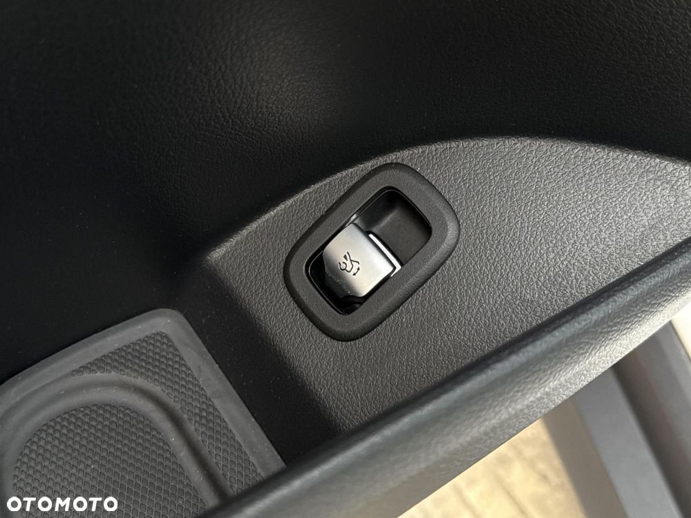 Mercedes-Benz GLC - 24