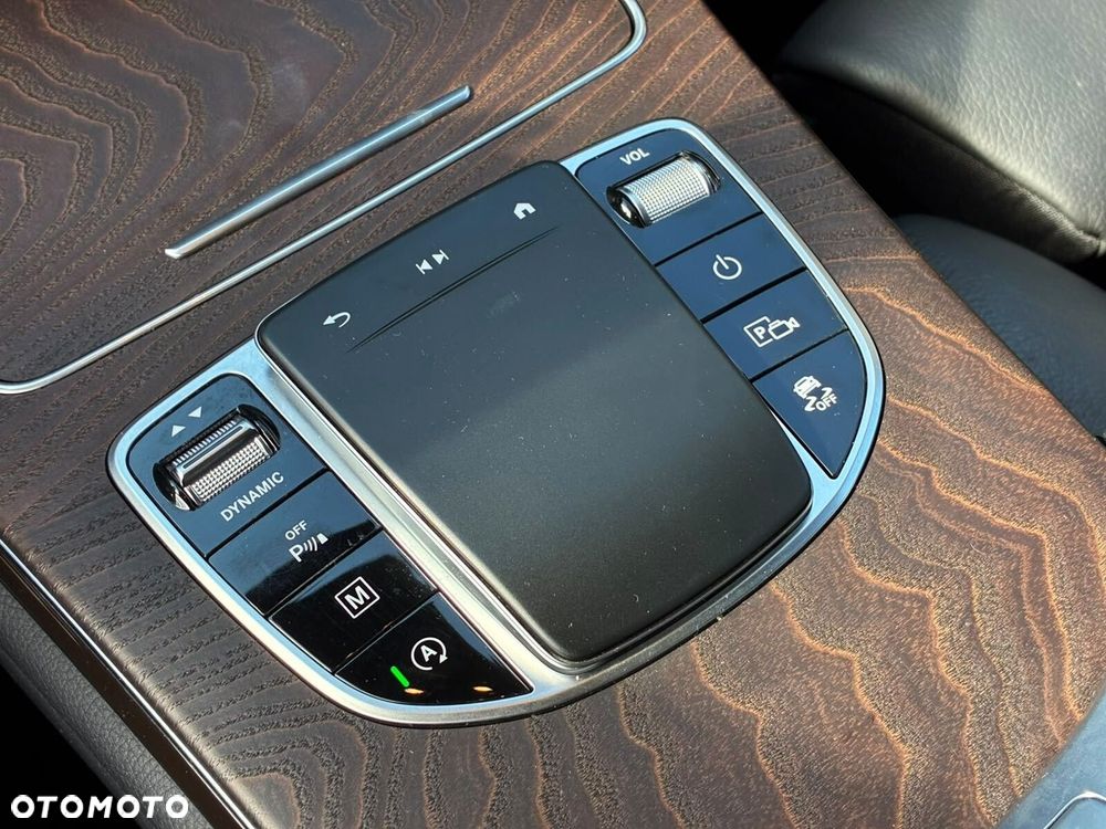 Mercedes-Benz GLC - 17