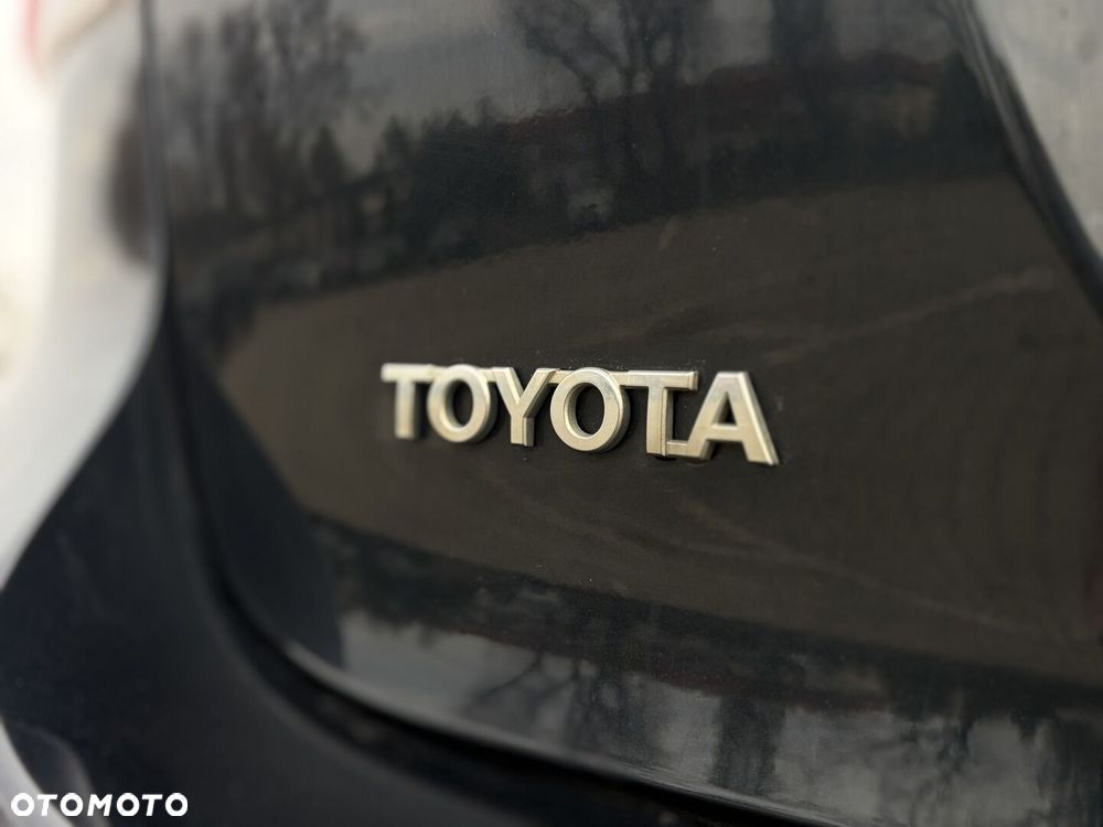 Toyota Avensis 2.0 D-4D Premium - 11