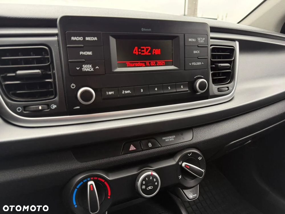 Kia Rio - 10